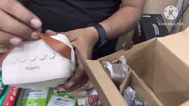 Fingers SOLO KARAOKE SPEAKER UNBOXING смотреть онлайн