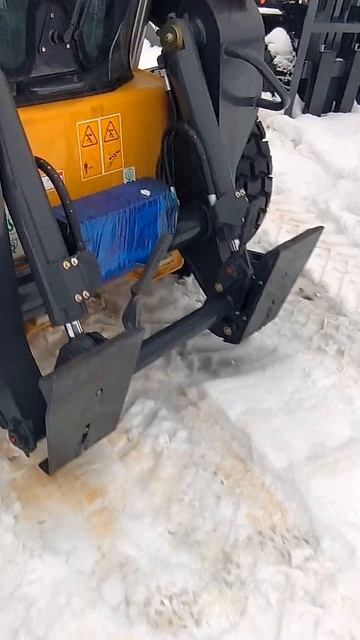 Мини-погрузчик Liugong 385B #shorts #liugong смотреть онлайн