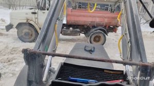 Рабочие будни. Чистка дворов от снега на мтз 82.1 с фронтальным погрузчиком