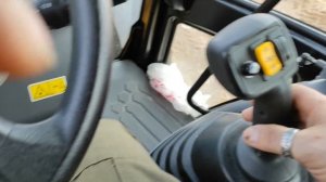 Обзор CAT 444F2. работа по объекту!