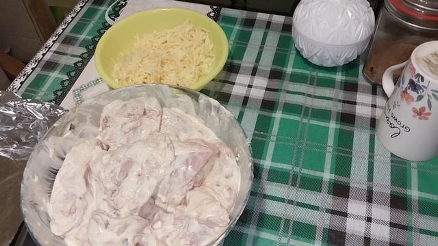 Куриные бедрышки,запечённые с сыром,под чесночным соусом на ужин!!!🔥#куриныебедрышки#курицавдуховке