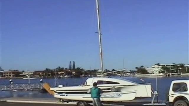 Predator Trimaran Easy Set-Up смотреть онлайн