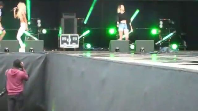 Neon Jungle-East Coast Live-June 28th 2014-Ipswich,UK(Welcome To The Jungle) смотреть онлайн