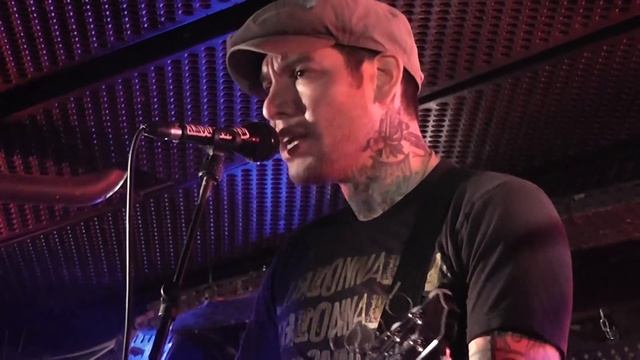 Mike Herrera @Batofar 07/08/2011 - Quit Your Life + The Capitol