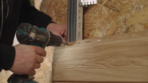 Монтаж декоративных элементов UP Decor для сайдинга Ю-Пласт