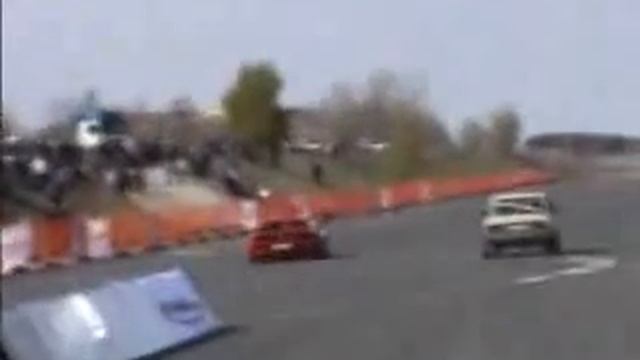 Lada vs Ferrari Testarossa смотреть онлайн