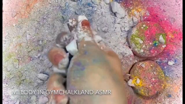 ASMR | Neon One Hand Crush | Colorful Gym Chalk Blocks Crumble | Sleep Aid смотреть онлайн