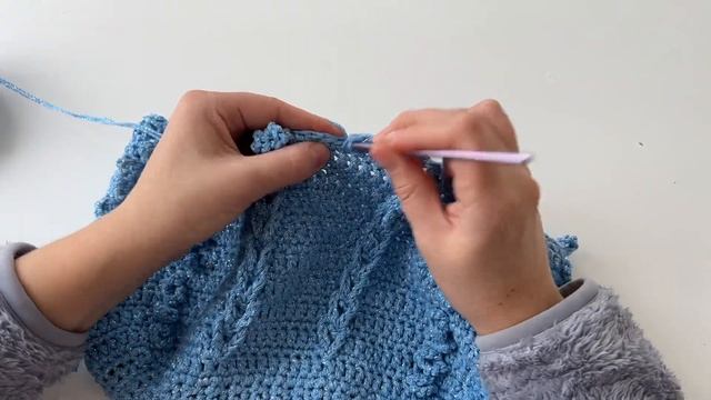 Сумка вязанная с бантами лентами крючком туториал для начинающих #crochettutorial #crochetbag #bags смотреть онлайн