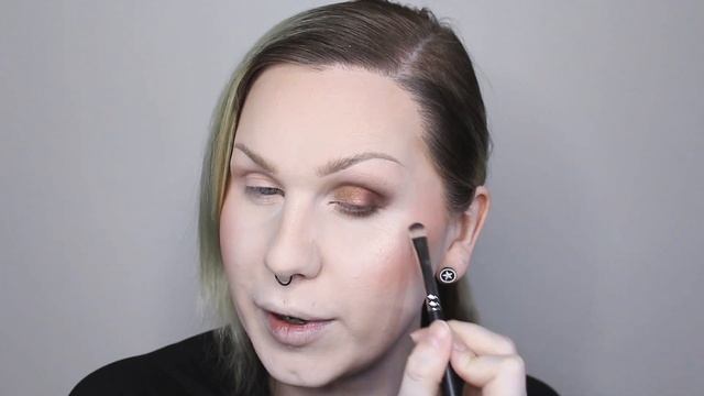 The pigment is STUN! - Pat McGrath Labs Eye Ecstasy Mini Palette First Impressions | Luxeria смотреть онлайн