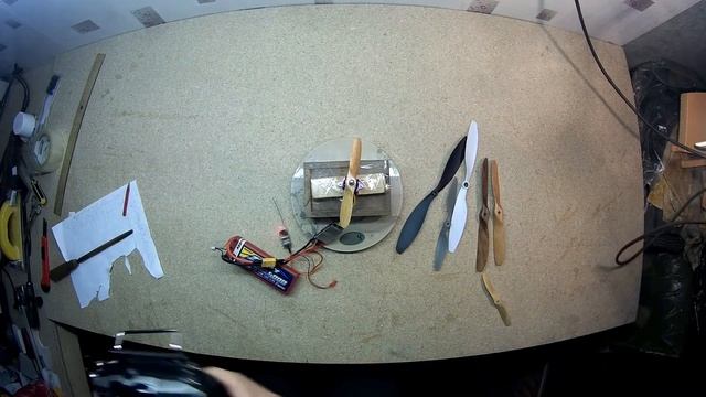 DYS 2830 1300kv проверка тяги с разными пропеллерами