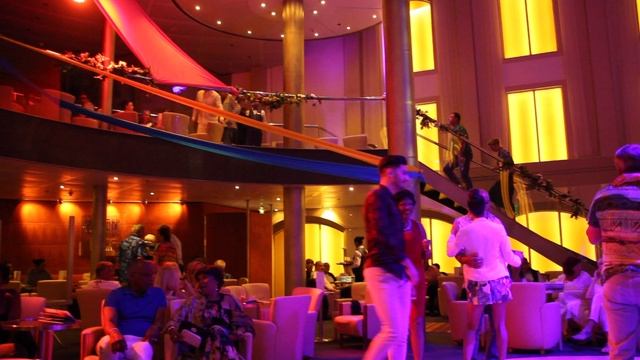 Круиз по Индийскому океану. Лайнер Costa Victoria. Атриум Concore Plaza.