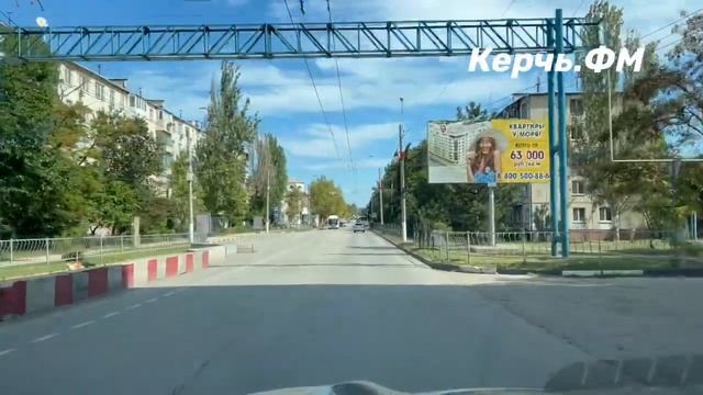 Издевательство над водителями – две ямы с щебнем встречают автомобилистов по Свердлова смотреть онлайн