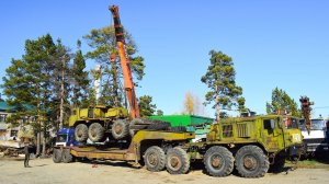 Погрузка МАЗ-537 на трал ЧМЗАП-5247Г краном KATO-NK-500MS