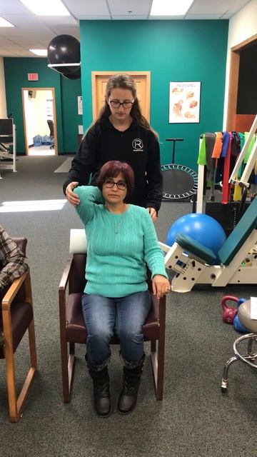 Patient with left shoulder pain and loss of range of motion смотреть онлайн