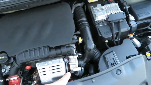 Entretien du turbo et du circuit de carburant PEUGEOT 208 1.2 puretech 110 смотреть онлайн