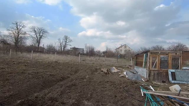 ПЕРЕЕЗД В ДЕРЕВНЮ | САЖАЕМ САД | ВЛОГ #купилдомвдеревне #переездвдеревню #переезднаюг #сажаемсад смотреть онлайн
