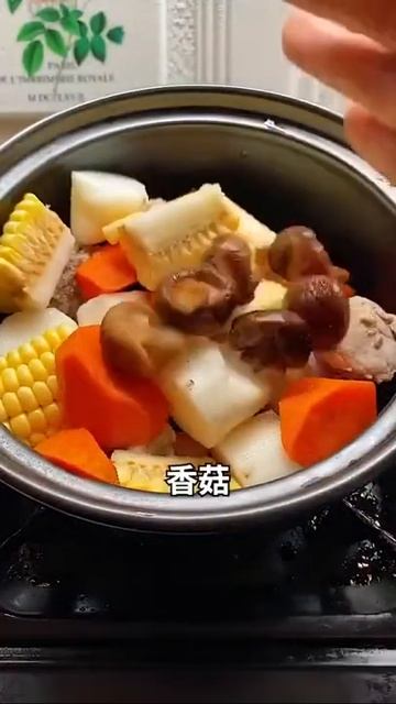 Суп со свиными ребрышками Soup with pork ribs पोर्क पसलियों के साथ सूप смотреть онлайн
