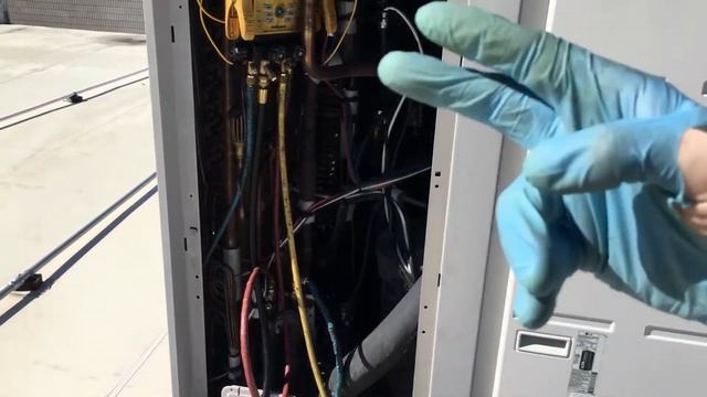 Continue Adding refrigerant to this LG multi V 16 ton heat pump let’s round up the refrigerant￼ смотреть онлайн