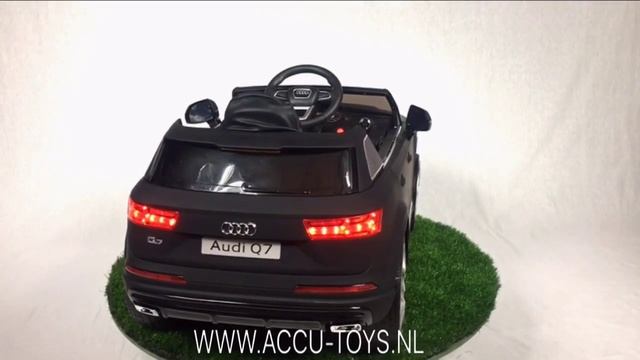 Elektrische kinderauto Audi Q7 met deuren bij accu-toys.nl смотреть онлайн