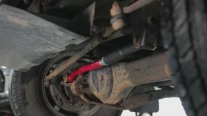 Установка тяги Панара Taiko регулируемой Toyota LC 80 105 перед (левый руль)
