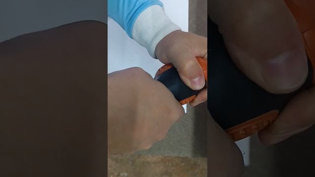 Kako Izbušiti Rupe Za ŠARKE NA VRATIMA, KAKO POSTAVITI ŠARKE NA VRAT!