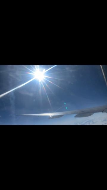 10 thousand feet top ✈️ of Greenland Iceland 🌞sun +snow❄️+ice🧊🤍 смотреть онлайн