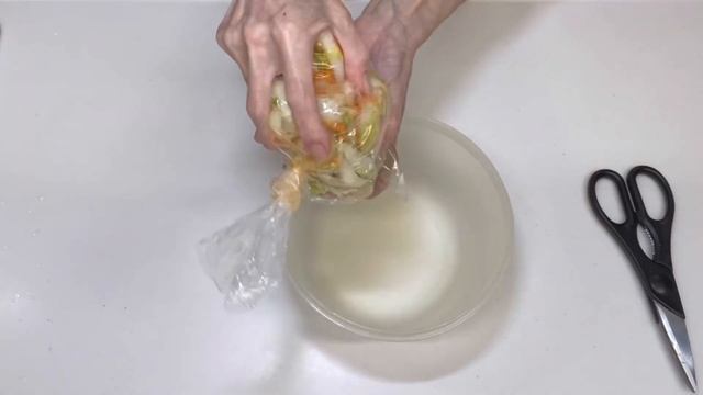 白菜の中華風甘酢漬け（ラーパーツァイ）の作り方♪ビニール袋で塩もみした後は調味料と和えるだけ！簡単なのに止まらない美味しさです。 смотреть онлайн