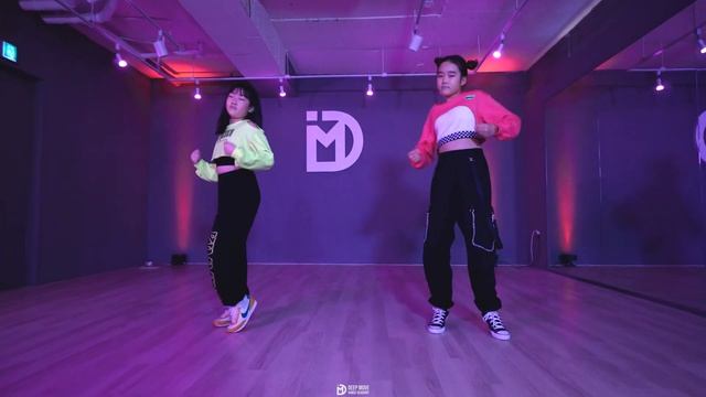 토 키즈 NewJeans (뉴진스) - OMG 키즈 방송댄스 Kpop - Class Teacher by Soda 딥무브 댄스학원 #뉴진스 #omg смотреть онлайн