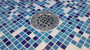 Слив Бассейна. Что такое донный слив. Монтаж слива воды. Установка слива в бассейн своими руками