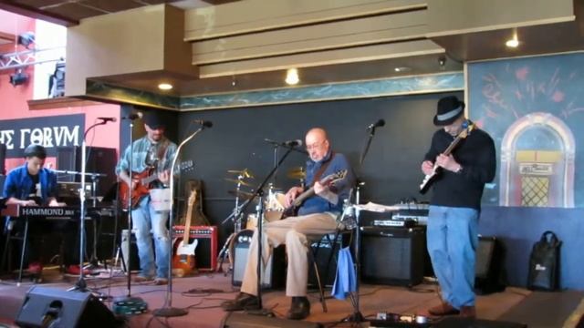 Mick Hayes brown guitar, Michael Czubaj on keys,Iris Entertainment Complex смотреть онлайн