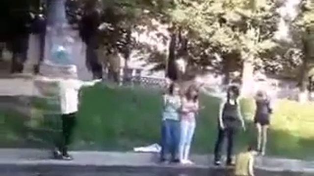 ЖЕСТЬ, ПЬЯНЫЕ ДЕВКИ ЧТО ТО НЕ ПОДЕЛИЛИ RUSSIA BEST смотреть онлайн