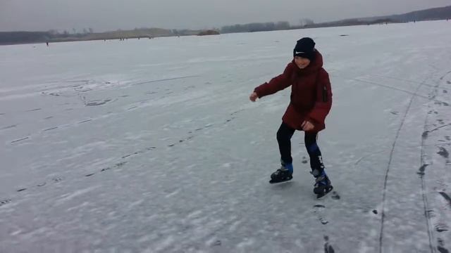 На коньках по первому льду 2014.г смотреть онлайн