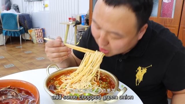 10斤牛肉，阿强做“红烧牛肉面”，香辣劲道，大口嗦着吃，真过瘾！【cram阿强】