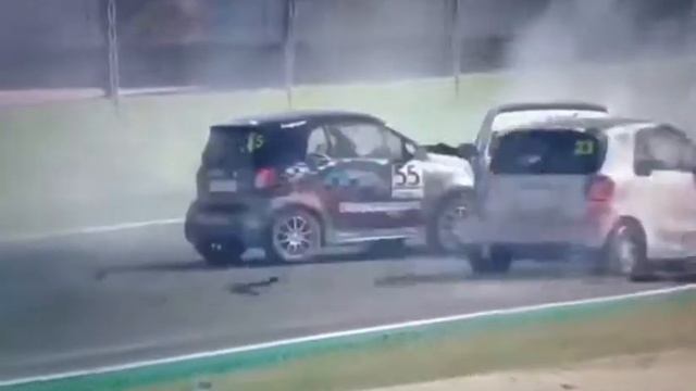 Race Of The Year - Smart car racing смотреть онлайн
