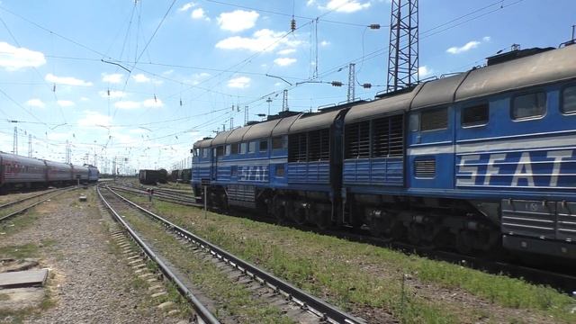 Тепловоз 2ТЭ116-1213 "SFAT" с приветливым помощником смотреть онлайн