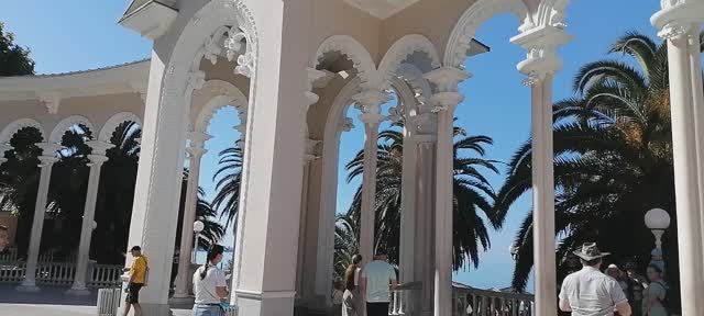 Гагрская колоннада