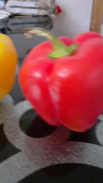 перец жёлтый перец красный смотреть онлайн