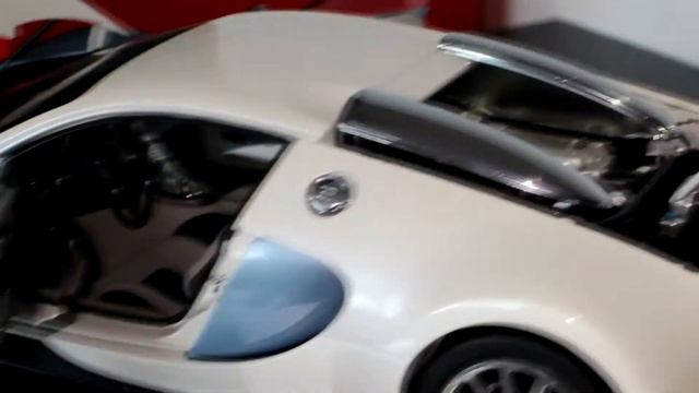 autoart bugatti veyron 1/64 blue and white смотреть онлайн