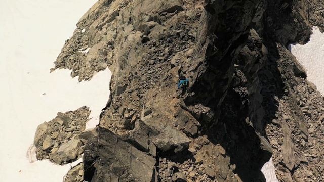 A fun ridge scramble on Rainbow Mountain, Whistler смотреть онлайн