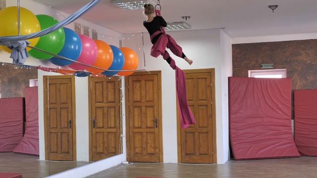 PoleSpecial Корпан Анастасія Полотна Новорічний концерт 2020.11.27 смотреть онлайн