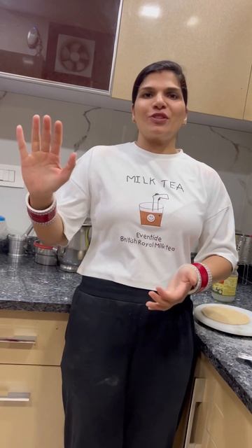 Right Way To Eat Aloo Ka Parantha #imkavy #shorts #youtubeshorts