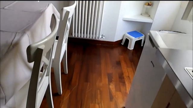 Cosy airbnb Apartment at Rome Colosseum 4 double bedrooms Via Carlo Alberto Rome Italy смотреть онлайн
