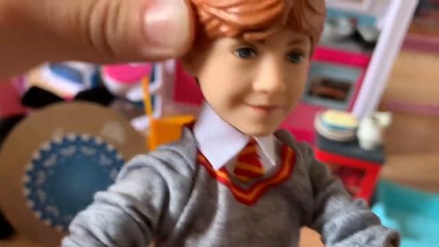 ГЕРМИОНА и РОН делают генеральную уборку! Играем за кукол! Говорим за кукол! смотреть онлайн