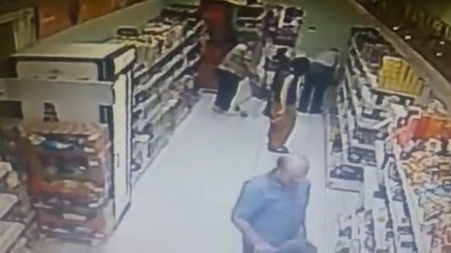 Алкаш в магазине пытался украсть смотреть онлайн