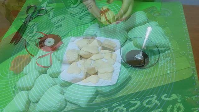 Հեշտ թխվածքաբլիթներ. խառնում ենք ու գրտնակում. պատրաստում ենք նվեր սիրելիի համար՝ սեփական ձեռքերով