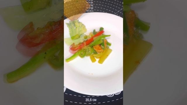 Что все-таки нужно, чтобы приготовить нежные креветки с овощами? Скорее смотри рецепт!