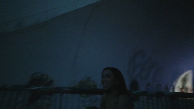 My Custom Off-White Camera Strap & Underground Rave’s смотреть онлайн