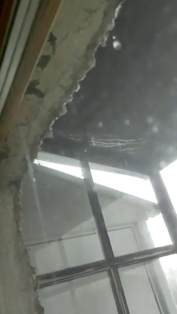 заливает балкон мастер сказала как вода побежит в квартиру зовите смотреть онлайн