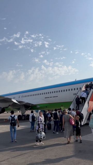 Посадка в самолет Ташкент #узбекистан #ташкент #самолет #боинг смотреть онлайн