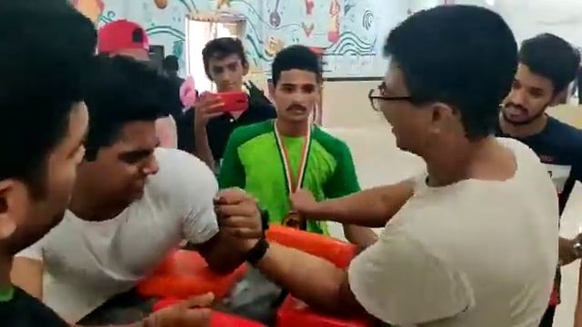 A very entertaining armwrestling match reversal #teen #armwrestling смотреть онлайн